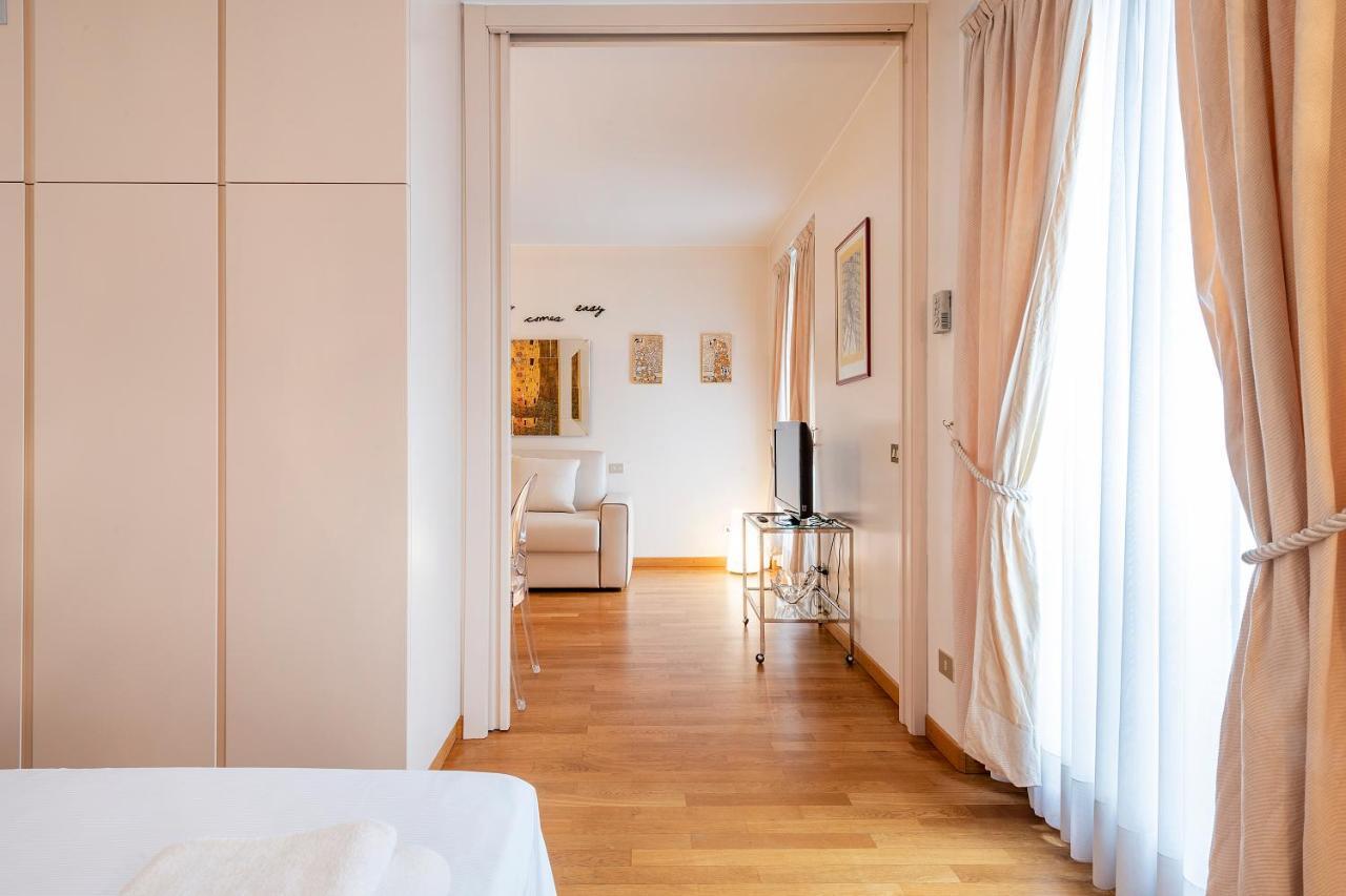 Milan Royal Suites - Centro Duomo Exterior photo